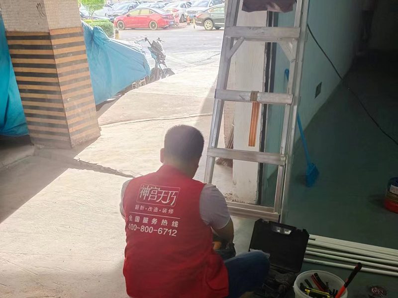  衛(wèi)生間隔斷墻怎么裝？詳細的玻璃隔斷安裝流程(圖1)
