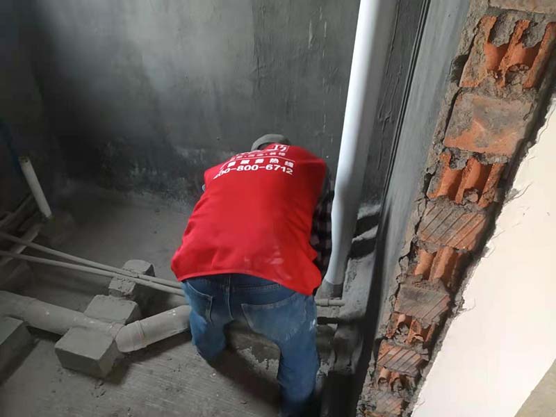 家里浴室周邊墻體發(fā)霉什么原因？怎樣解決衛(wèi)生間墻面漏水問(wèn)題？(圖3)