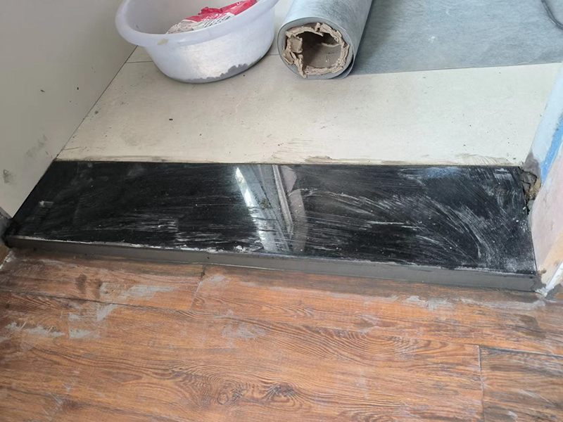 客廳地面裝修瓷磚，用水泥好還是瓷磚膠好？(圖3)