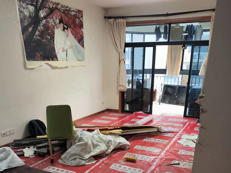 舊房客廳臥室與陽臺能打通嗎？看完再裝修不遲(圖1)