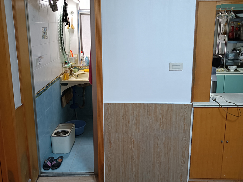  主臥衛(wèi)生間門對著床怎么裝修？該如何化解(圖2)