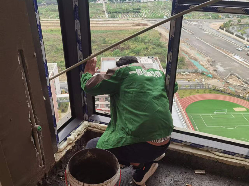 封陽臺裝修一般要花費多少錢？(圖1)